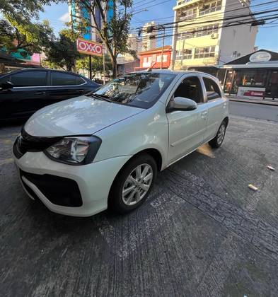 TOYOTA ETIOS 1.5 X PLUS 16V FLEX 4P AUTOMÁTICO